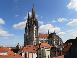 Ansicht Dom St. Peter über den Dächern von Regensburg